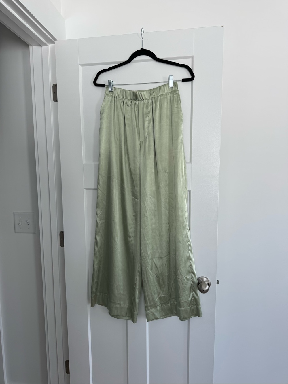 Daily Drills Sage Satin Wide-Leg Women's Pants